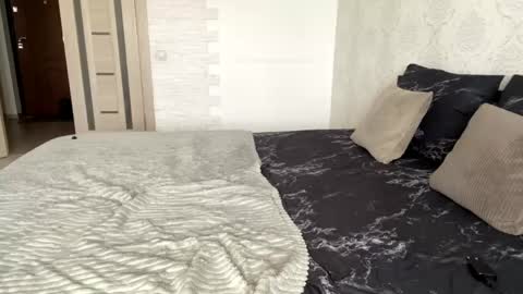 Lana online show from April 25, 1:41 pm