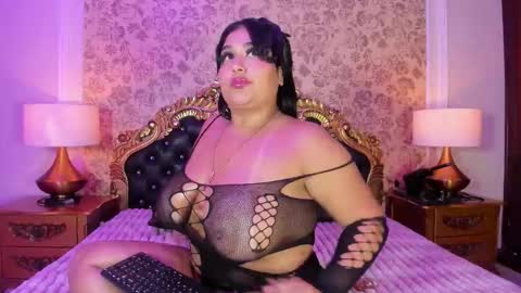 victoriakroos online show from October 28, 4:29 am