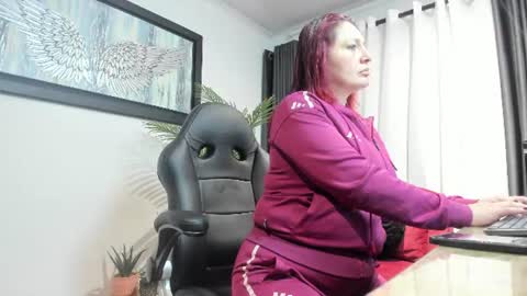 victoriapaker online show from July 13, 11:11 am