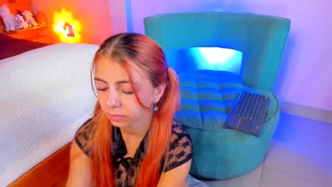 victoriasmithtv online show from March 12, 11:01 pm