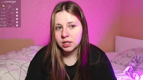 Snapshot of victoriassecrets_ chatting on March 4, 1:28 pm victoriassecrets_ online show from March 4, 1:28 pm