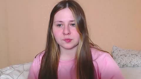 Snapshot of victoriassecrets_ chatting on February 12, 3:28 pm victoriassecrets_ online show from February 12, 3:28 pm