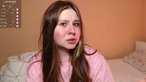 Snapshot of victoriassecrets_ chatting on February 23, 11:04 am victoriassecrets_ online show from February 23, 11:04 am