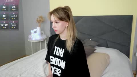 V I C T O R I A online show from December 18, 5:37 am