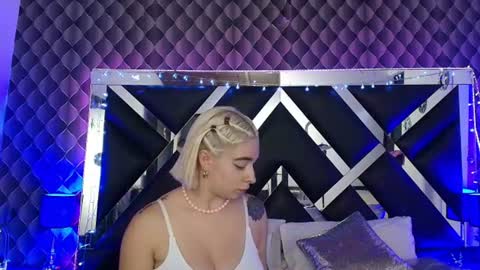 victtoria lee online show from July 6, 7:16 pm