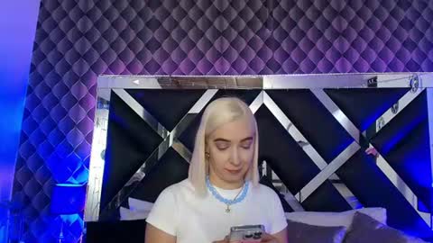 victtoria lee online show from June 27, 6:47 pm