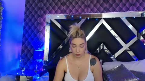victtoria lee online show from July 28, 7:39 pm