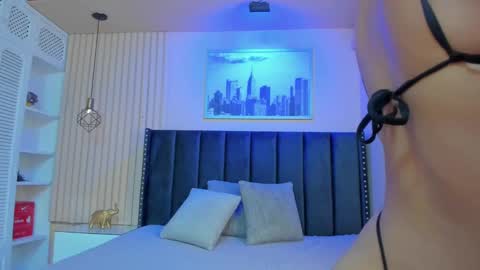 Snapshot of viiolett_lee chatting on January 12, 7:42 pm Viiolett online show from January 12, 7:42 pm