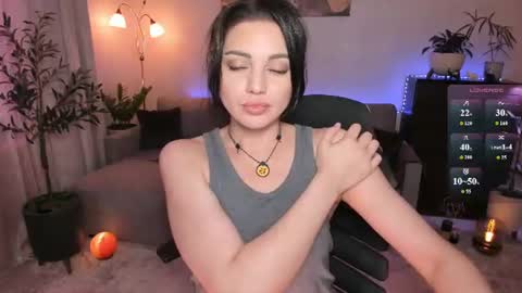Viki Bellson online show from July 1, 3:55 pm