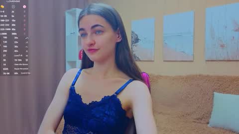 vikiberry online show from March 7, 10:00 am