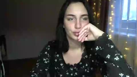 vikipop online show from February 25, 12:04 pm