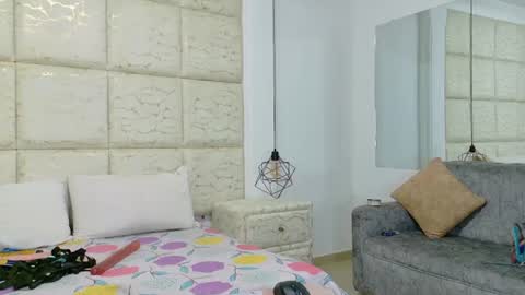 vikiTomson online show from February 25, 12:49 pm