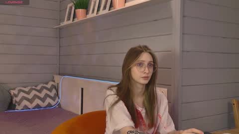 Snapshot of vikki_wye chatting on October 5, 3:55 am Viki online show from October 5, 3:55 am