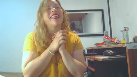 VIKKKTORIAAA online show from March 2, 5:01 am