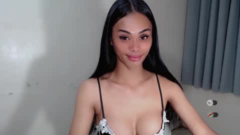 Snapshot of vikkylustfull chatting on February 8, 1:00 am vikkylustfull online show from February 8, 1:00 am