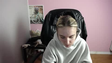 viktoria_lovely online show from April 2, 7:17 am