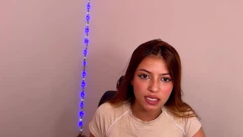 viky_evanss online show from May 19, 7:43 pm