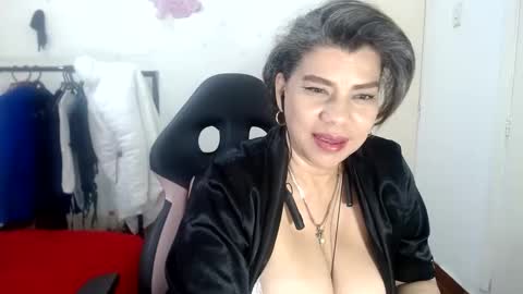 Snapshot of vikyadams chatting on February 24, 2:14 pm VIKY ADAMS online show from February 24, 2:14 pm