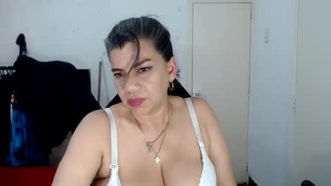 Snapshot of vikyadams chatting on March 7, 1:53 am VIKY ADAMS online show from March 7, 1:53 am