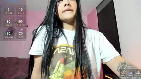 Snapshot of vio_let_ chatting on September 30, 8:31 am Daniela online show from September 30, 8:31 am