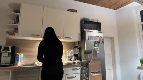 Vio online show from February 6, 6:00 pm