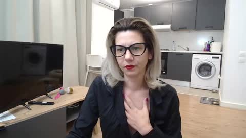 Snapshot of violafoxy chatting on March 11, 9:26 pm viola online show from March 11, 9:26 pm