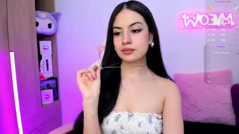 Snapshot of violet_catt chatting on January 10, 5:02 pm Violeta  online show from January 10, 5:02 pm