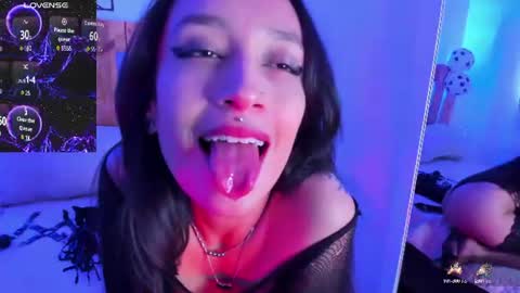 Violet Jones online show from July 15, 4:33 pm
