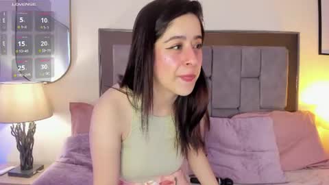 Violet Nova online show from June 20, 11:47 am