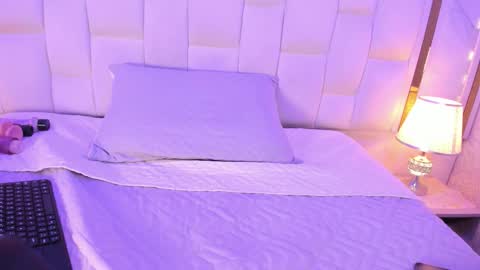 Violet online show from November 17, 4:57 am