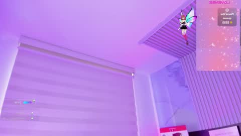 Snapshot of violet_spencer chatting on October 14, 9:17 pm Violeta online show from October 14, 9:17 pm