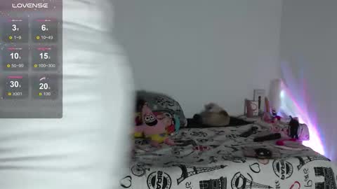 Snapshot of violet_sweet_23 chatting on October 5, 3:55 am violet-sweet-23 online show from October 5, 3:55 am
