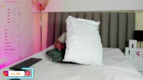 Snapshot of violeta_cs chatting on February 14, 8:59 pm online show from February 14, 8:59 pm