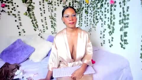 Snapshot of violeta_milleer chatting on February 1, 2:45 pm Violeta online show from February 1, 2:45 pm