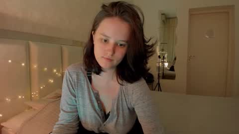Snapshot of violetferguson chatting on September 16, 4:15 pm Violet online show from September 16, 4:15 pm