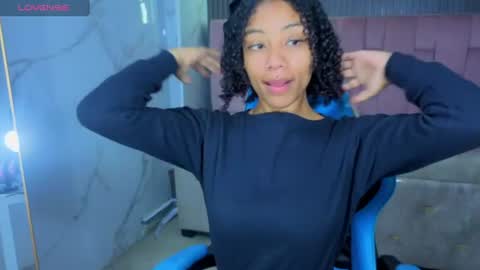 violeth_b online show from June 20, 1:03 pm