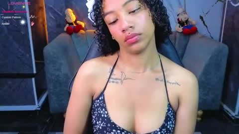 violeth_b online show from July 28, 3:21 pm