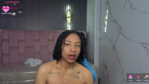 violeth_b online show from June 11, 1:41 pm