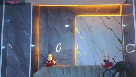 violeth_b online show from July 14, 12:54 pm