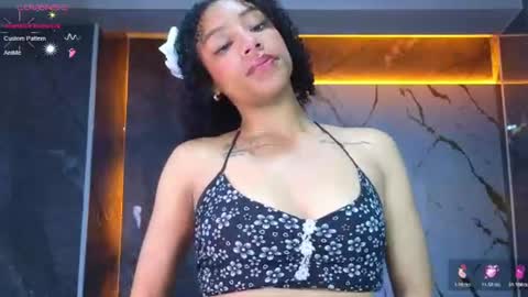 violeth_b online show from July 28, 4:39 pm