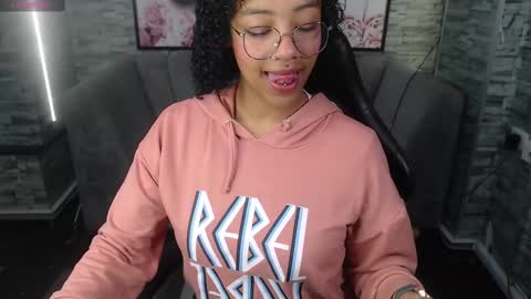 Snapshot of violeth_b chatting on October 6, 12:55 pm violeth_b online show from October 6, 12:55 pm