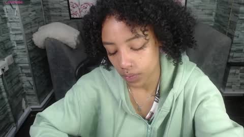 Snapshot of violeth_b chatting on September 23, 12:58 pm violeth_b online show from September 23, 12:58 pm