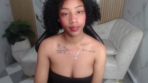 Snapshot of violeth_b chatting on October 16, 2:41 pm violeth_b online show from October 16, 2:41 pm