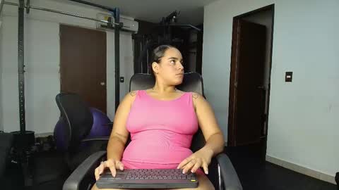 Snapshot of violetroussee chatting on September 13, 11:24 pm violetroussee online show from September 13, 11:24 pm