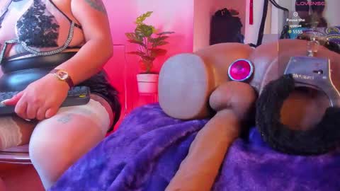 Snapshot of violett__sinclair1 chatting on October 17, 1:25 pm Violett online show from October 17, 1:25 pm