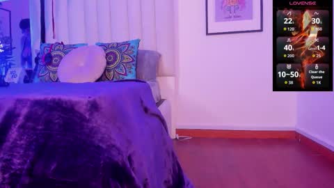 Snapshot of violett__sinclair1 chatting on October 14, 12:52 pm Violett online show from October 14, 12:52 pm