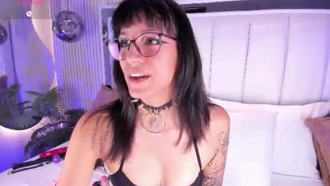 violettacolinss online show from July 8, 11:45 am