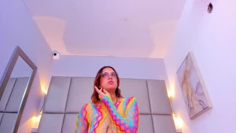 Snapshot of violettaevans_ chatting on February 6, 8:02 pm Violetta online show from February 6, 8:02 pm