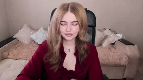 Snapshot of violettaotis chatting on February 26, 11:21 am ViolettaOtis online show from February 26, 11:21 am