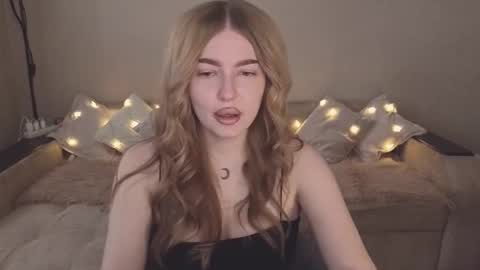 Snapshot of violettaotis chatting on October 16, 12:08 pm ViolettaOtis online show from October 16, 12:08 pm